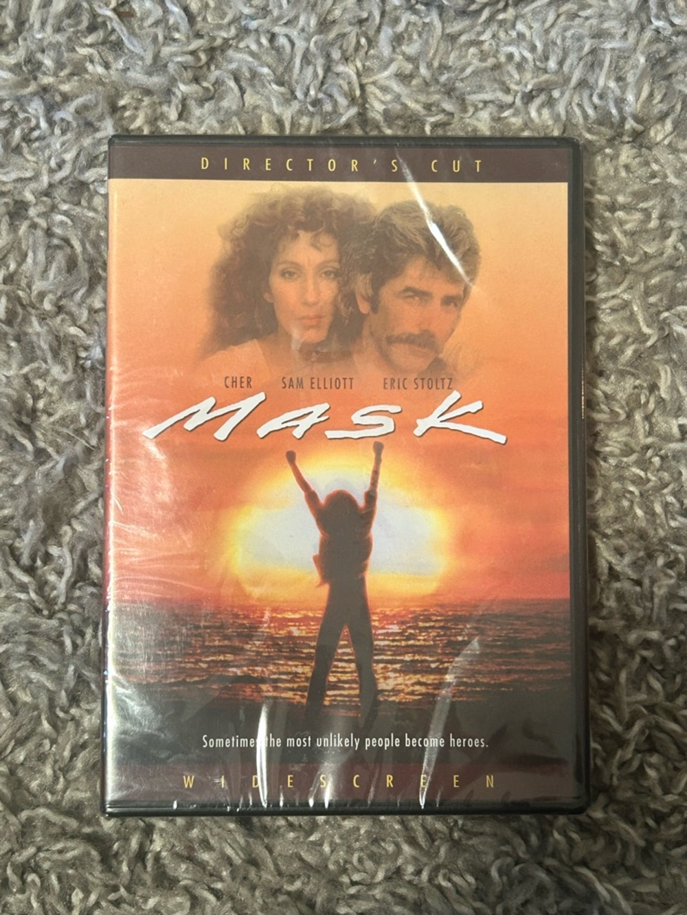 “Mask”Director's Cut Widescreen VHS/DVD in case / Unopened